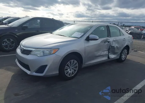 2013 Toyota Camry L z USA, uszkodzony, nr VIN 4T4BF1FKXDR308928